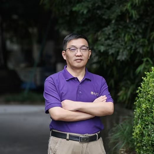 乐投平台创新论坛第一千九百零二讲：Covers of the integers by residue classes and their extensions to groups