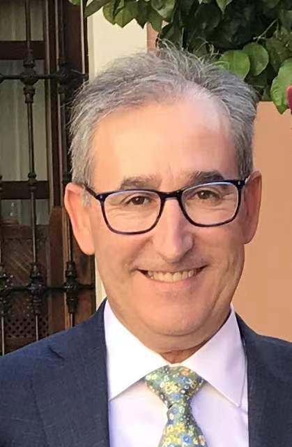 乐投平台创新论坛第一千四百三十一讲：Asymptotic behavior of a semi-linear problem with long time memory