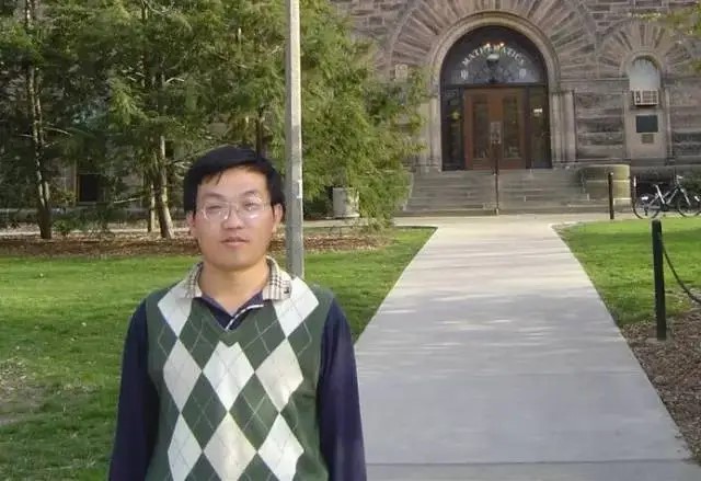 乐投平台创新论坛第一千六百八十一讲：Problems and results on determinants involving Legendre symbols